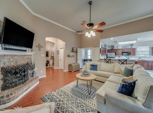 2404 Summit Ct, Denton, TX 76210