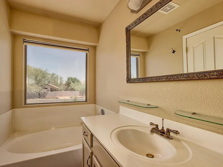 4726 E Mossman Rd — Photo 14