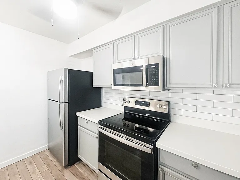 1911 E Amelia Ave #7 — Photo 26