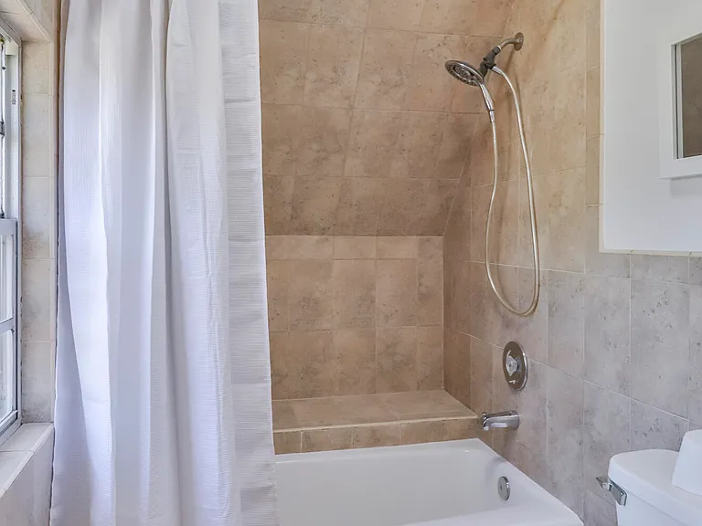 2440 Brandywine Ln — Photo 20