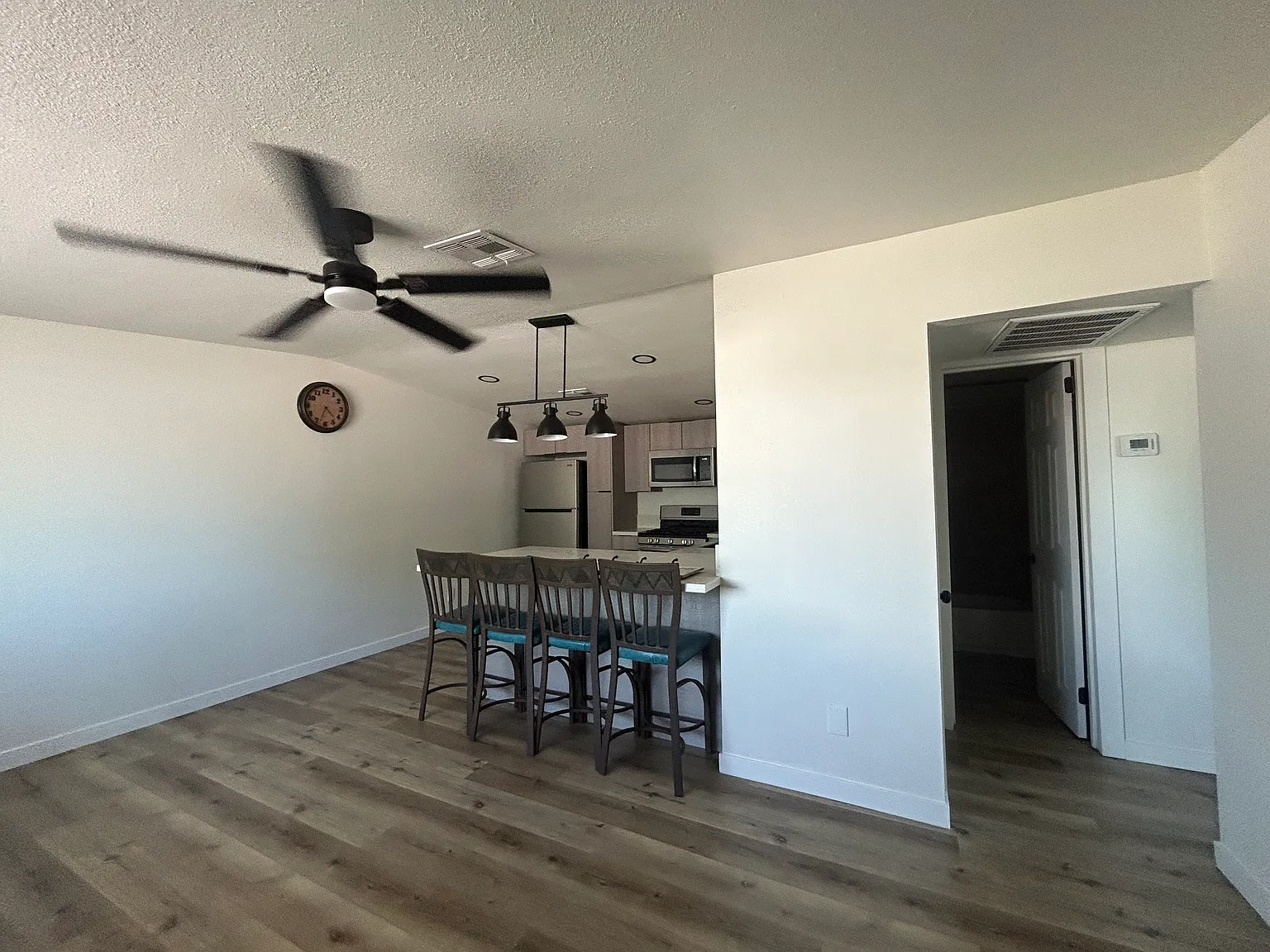 2 bed, 1120 sqft, $1,800 — Photo 3