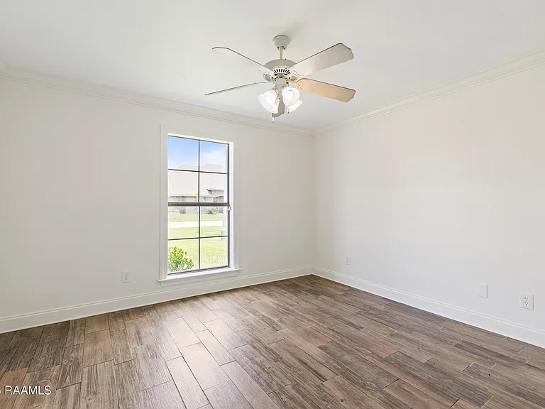 206 Oak Hill Ln — Photo 13