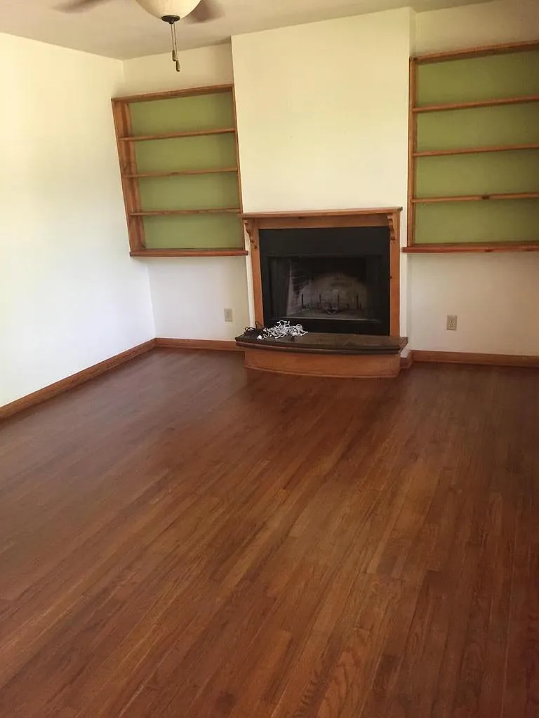 3 bed, 1.0 bath, 1066 sqft, $1,600 — Photo 3