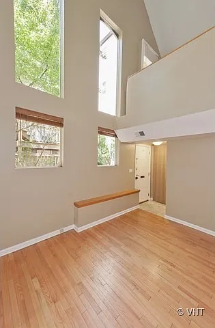 1033 W Wolfram St #2 — Photo 5