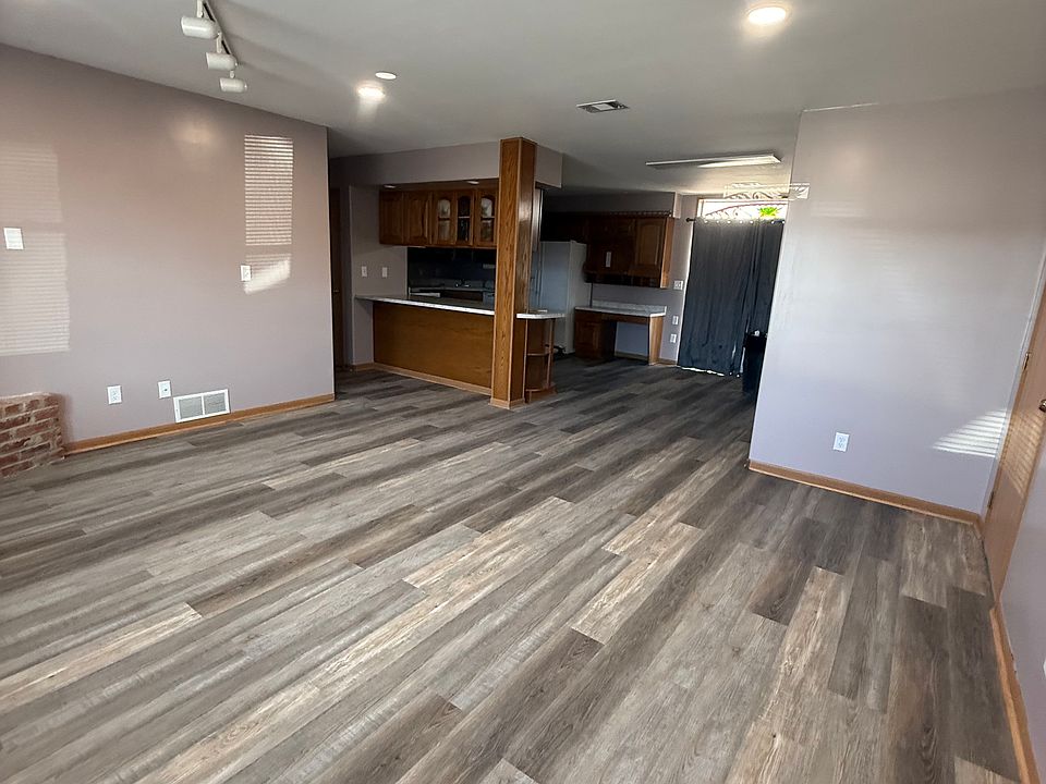 1st image of 101 S Grass St APT 5