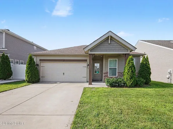 6420 Oak Village Dr, Louisville, KY 40228