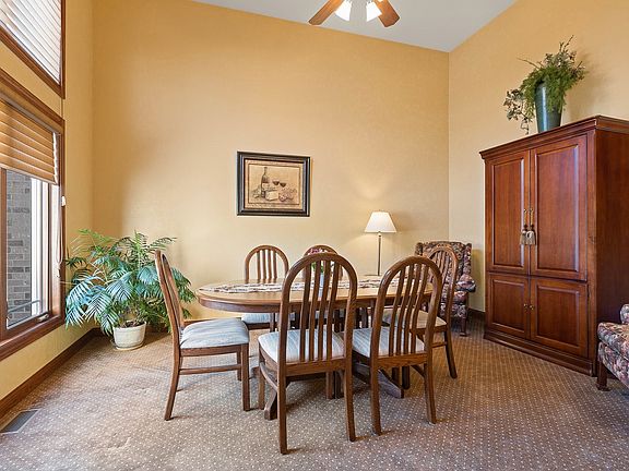 4th image of 320 Pinehurst Ct