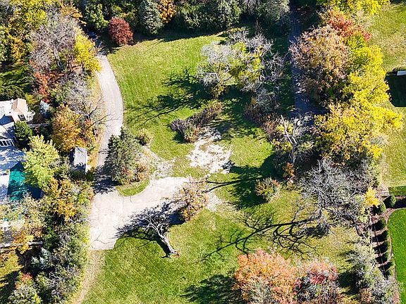 3rd image of 1930 Sunset Ridge Rd