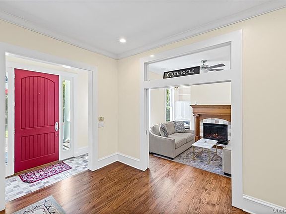 4th image of 1492 Skunk Ln