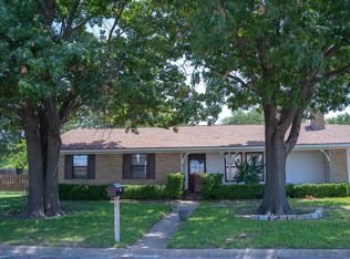 317 Lasalle Dr, Van Alstyne, TX 75495