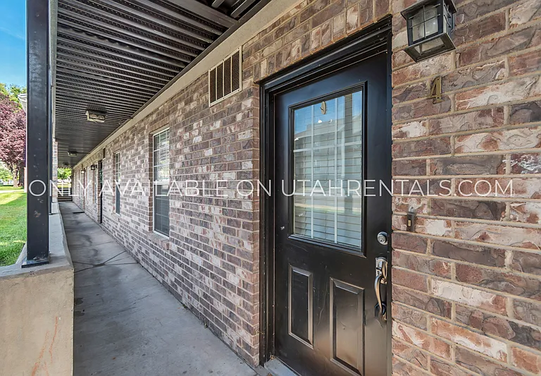 909 N 500 W #8 — Photo 4