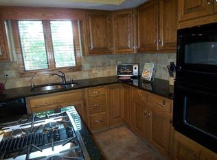 17 Pocono Ridge Rd, Brookfield, CT 06804