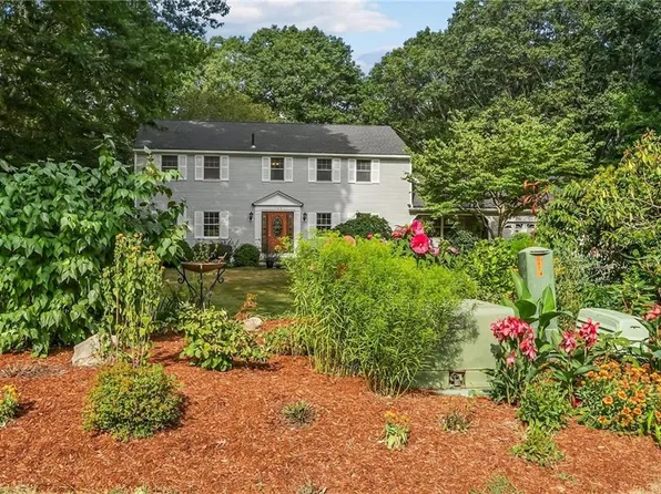 105 Lynn Cir, East Greenwich, RI 02818