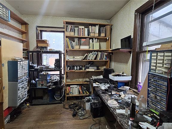 4th image of 237 N Turner Rd