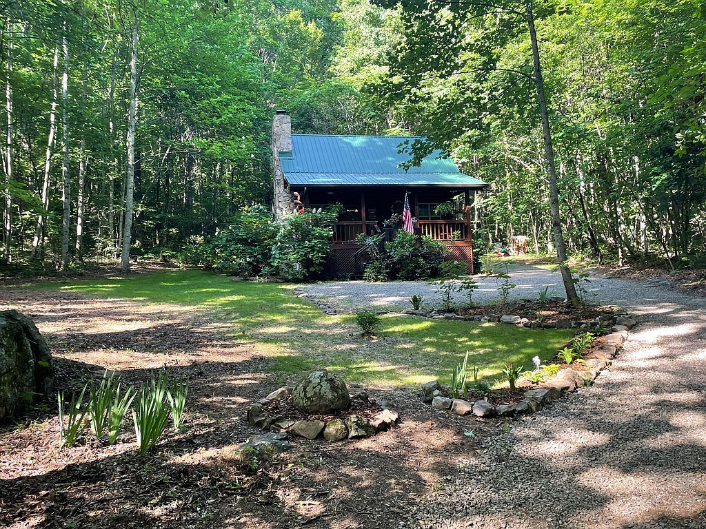 438 Starr Mountain Rd - Property Image