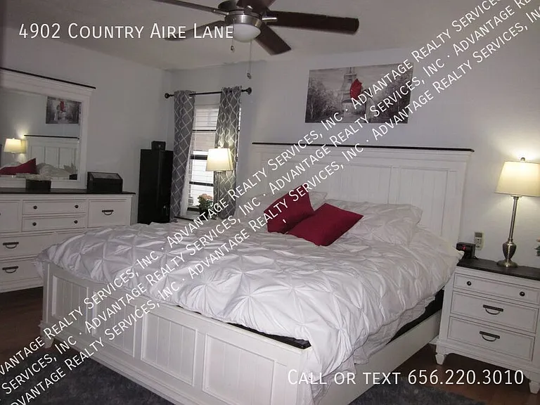 4902 Country Aire Ln — Photo 13