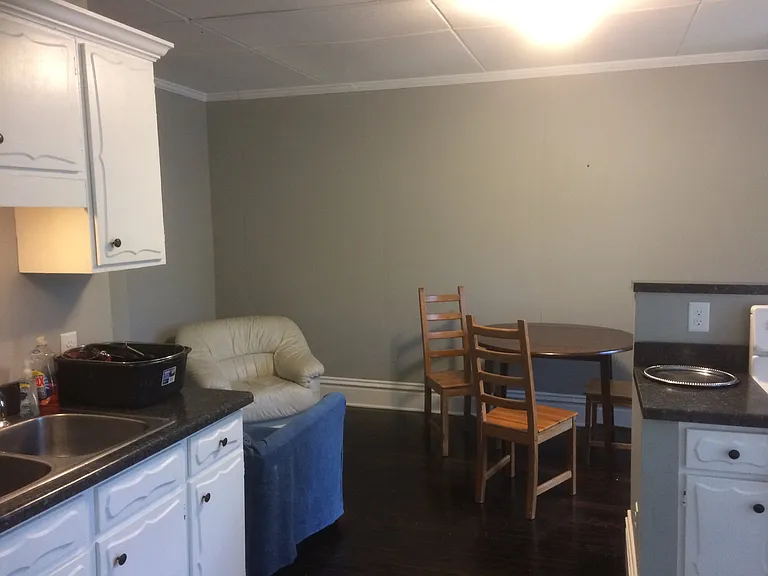 125 Farm St #2 — Photo 8