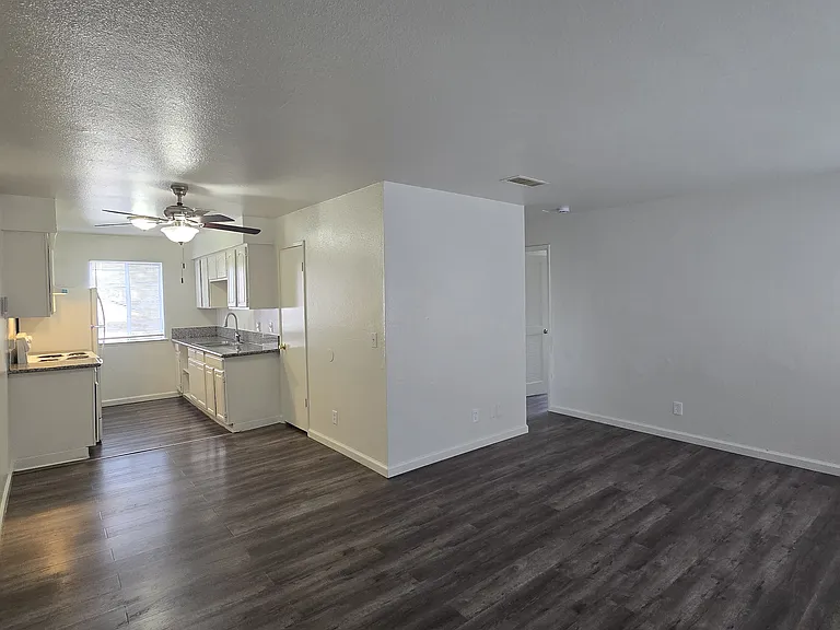 1140 N 8th St #203 — Photo 2