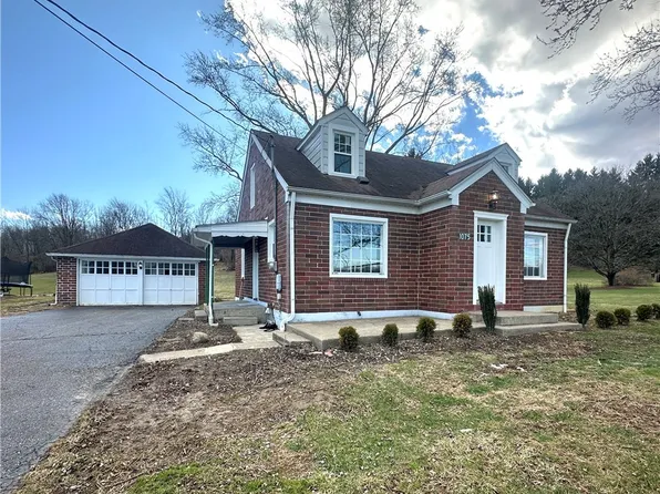 1075 Bacon Ave, East Palestine, OH 44413