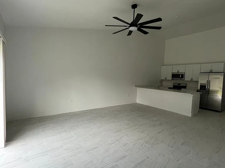 1032 Habershan Ave #1032 — Photo 2
