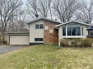 214 E Kimball Ave, Woodstock, IL 60098
