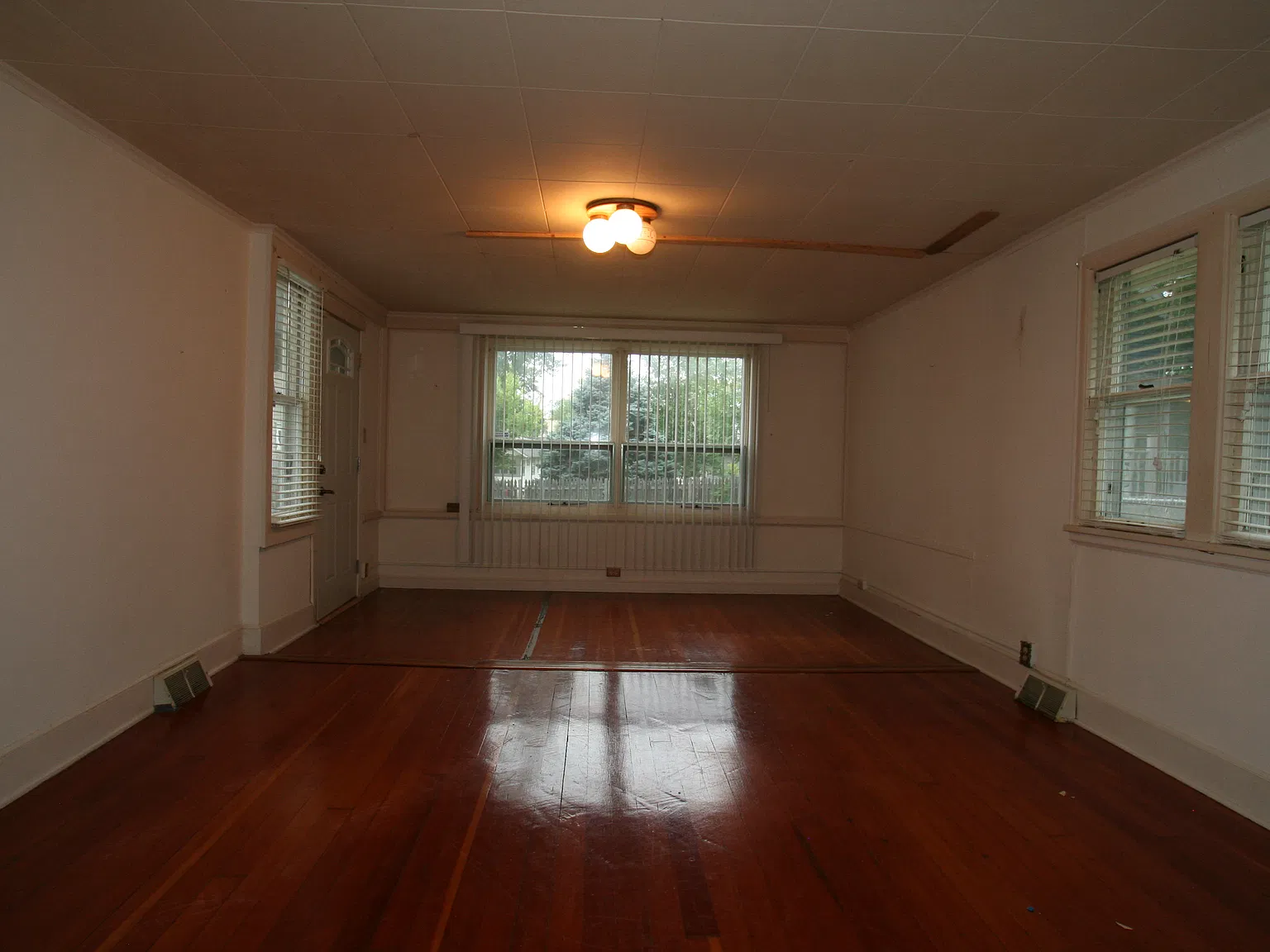1 bed, 736 sqft, $1,850 — Photo 3