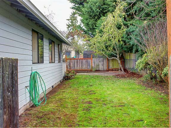 5th image of 1420 Katherine St