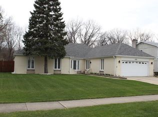 1624 Robin Ln, Glenview, IL 60025