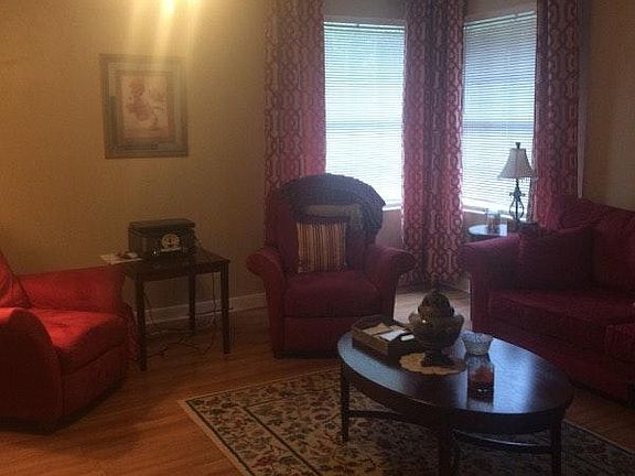 3rd image of 567 Northside Dr #A