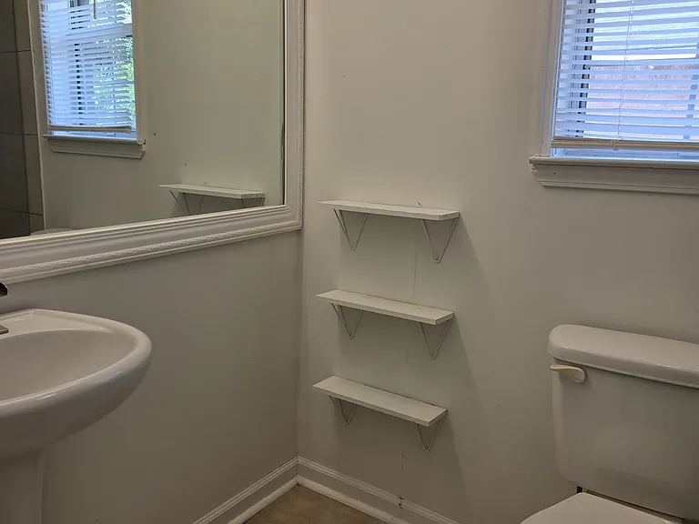 945 Ruth Dr — Photo 10