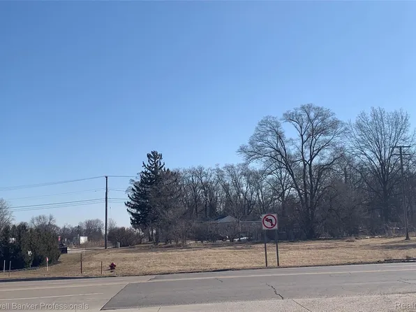 7585 Belleville Rd, Belleville, MI 48111