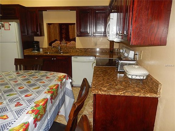 3rd image of 3703 Narroline Dr