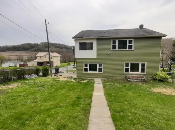 121 McKenna Ln, Irwin, PA 15642