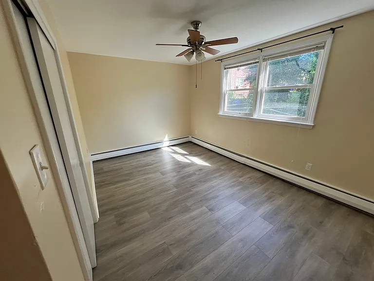 407 W Logan St #1 — Photo 6