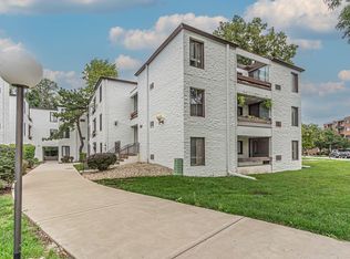 322 W Miner St APT 1C, Arlington Heights, IL 60005
