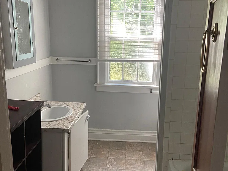 454 Ashland Ter — Photo 7