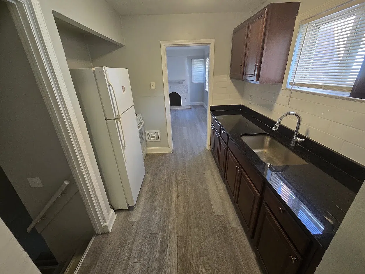 3 bed, 1.5 bath, 1126 sqft, $1,500 — Photo 4