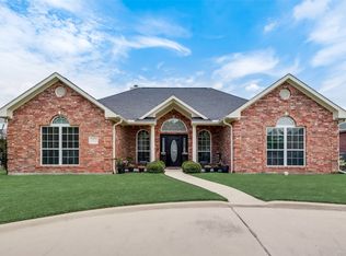 705 Willow Creek Cir, Corsicana, TX 75110