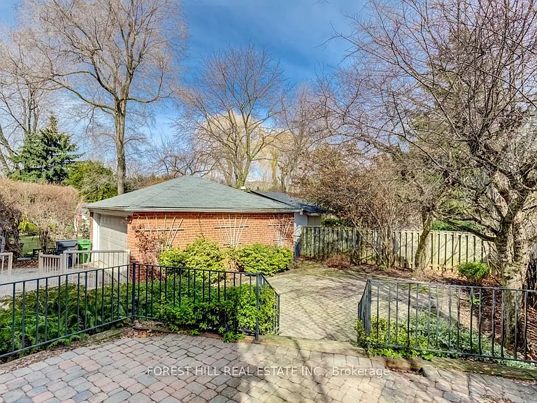 109 Mona Dr — Photo 24