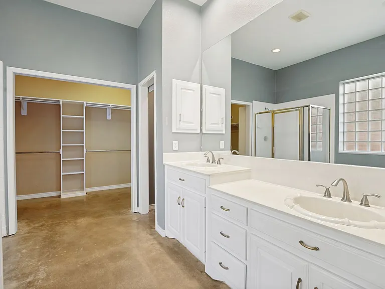 3928 Overlake Dr — Photo 11