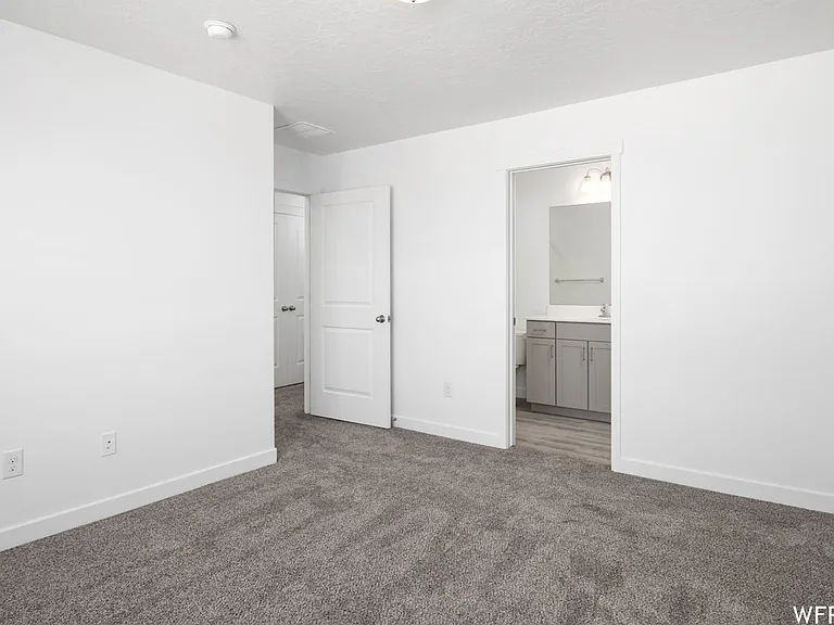 1077 Jack Dr — Photo 7