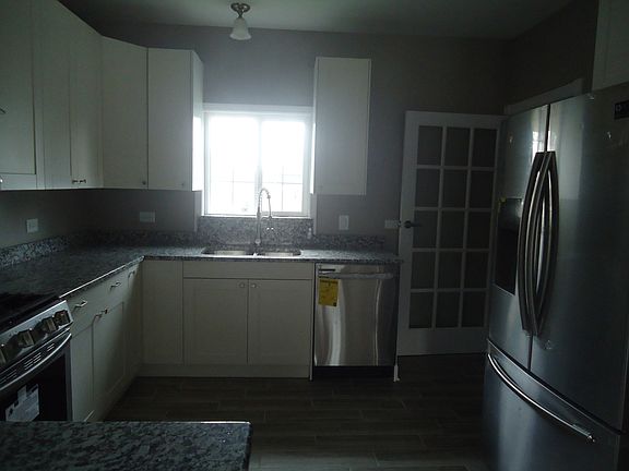 4th image of 496 Price Ave