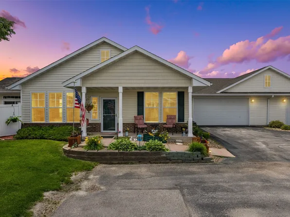1333 Tower Ln NE, Cedar Rapids, IA 52402