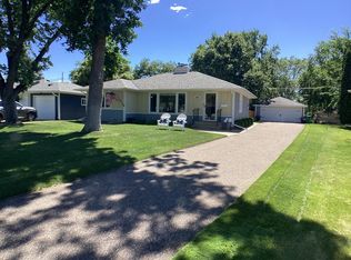 2600 Aquila Ave S, Saint Louis Park, MN 55426