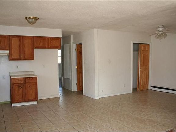3rd image of 3801 Parker St