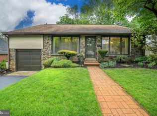 1469 Windsor Park Ln, Havertown, PA 19083