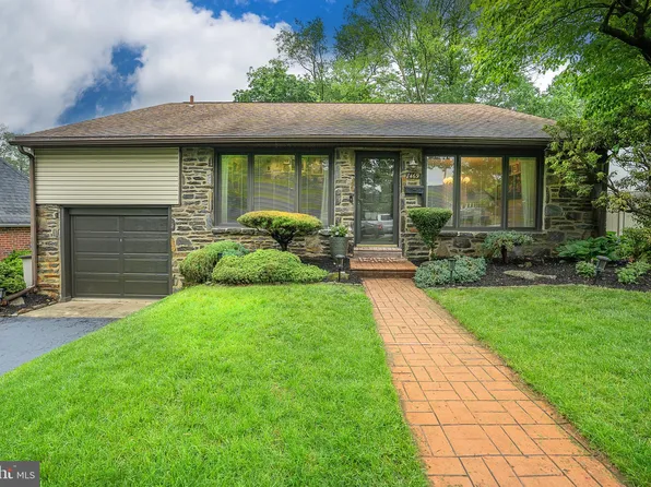 1469 Windsor Park Ln, Havertown, PA 19083