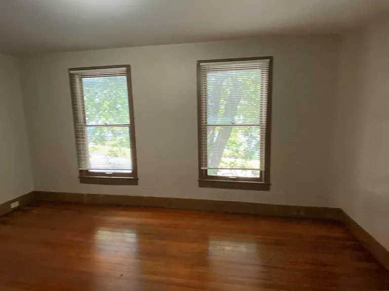 716 Seneca St — Photo 9