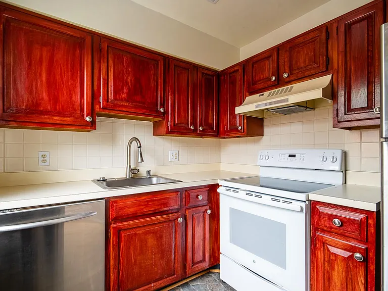 2405 Arlington Blvd #202 — Photo 14