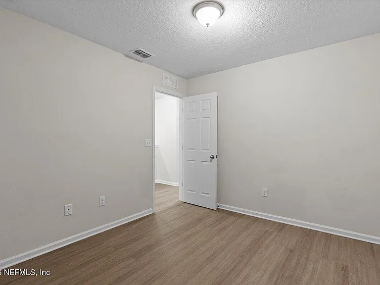 8206 Halls Hammock Ct — Photo 23